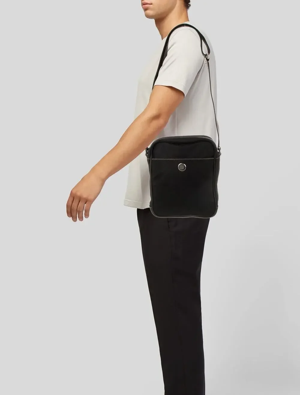 Coach F70287 Black Nylon & Leather Crossbody Messenger Bag Adjustable Strap